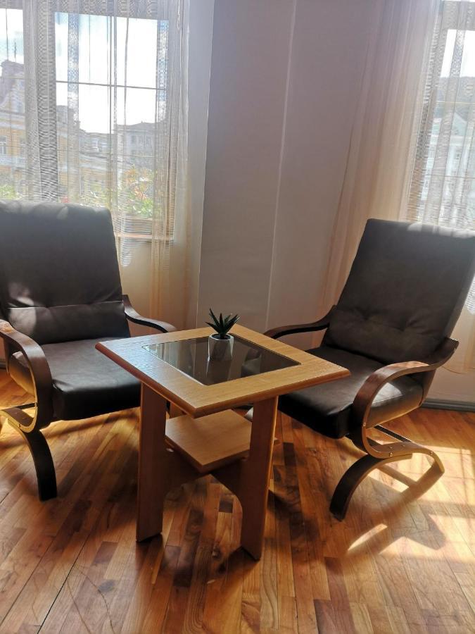 Family Hotel Central Shumen Bagian luar foto