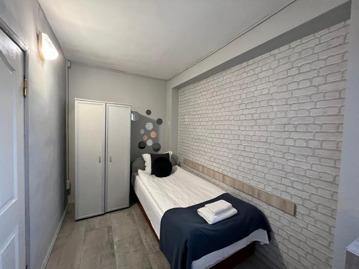 Family Hotel Central Shumen Bagian luar foto