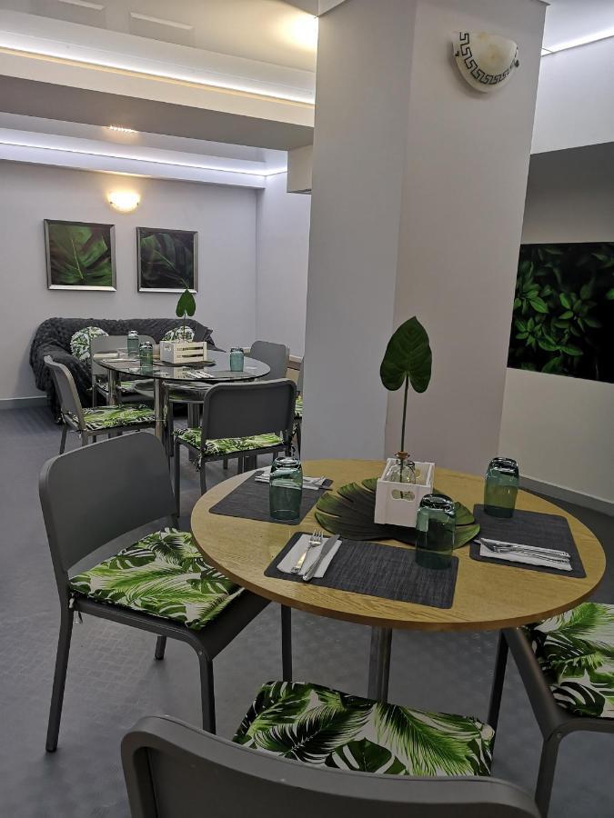 Family Hotel Central Shumen Bagian luar foto