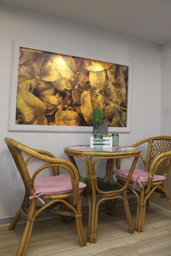 Family Hotel Central Shumen Bagian luar foto